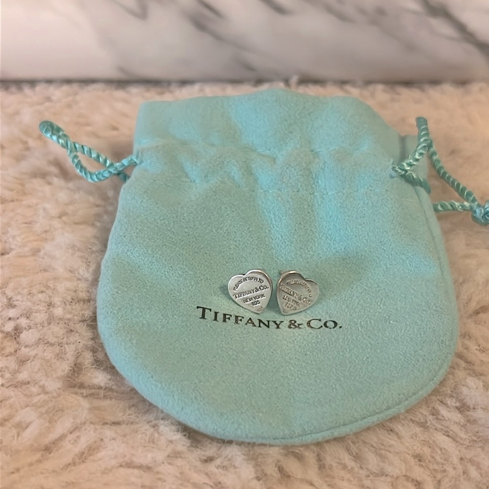 Return to Tiffany’s Heart Earrings